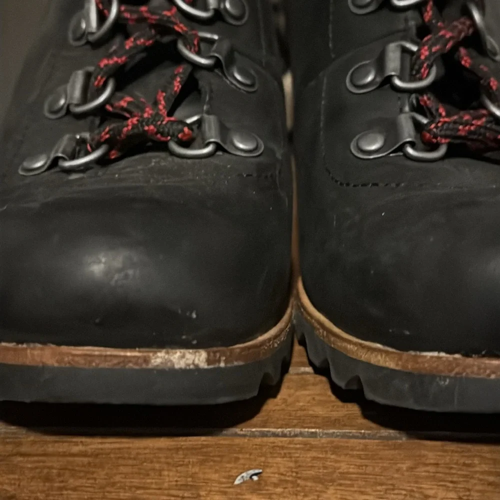 Sorel Black Lace Up Wedge Boots with Weatherproof Design - Picture 9 of 10